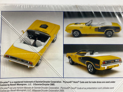 Revell For 1971 Hemi Cuda Convertible Model Kit 1:24 Scale