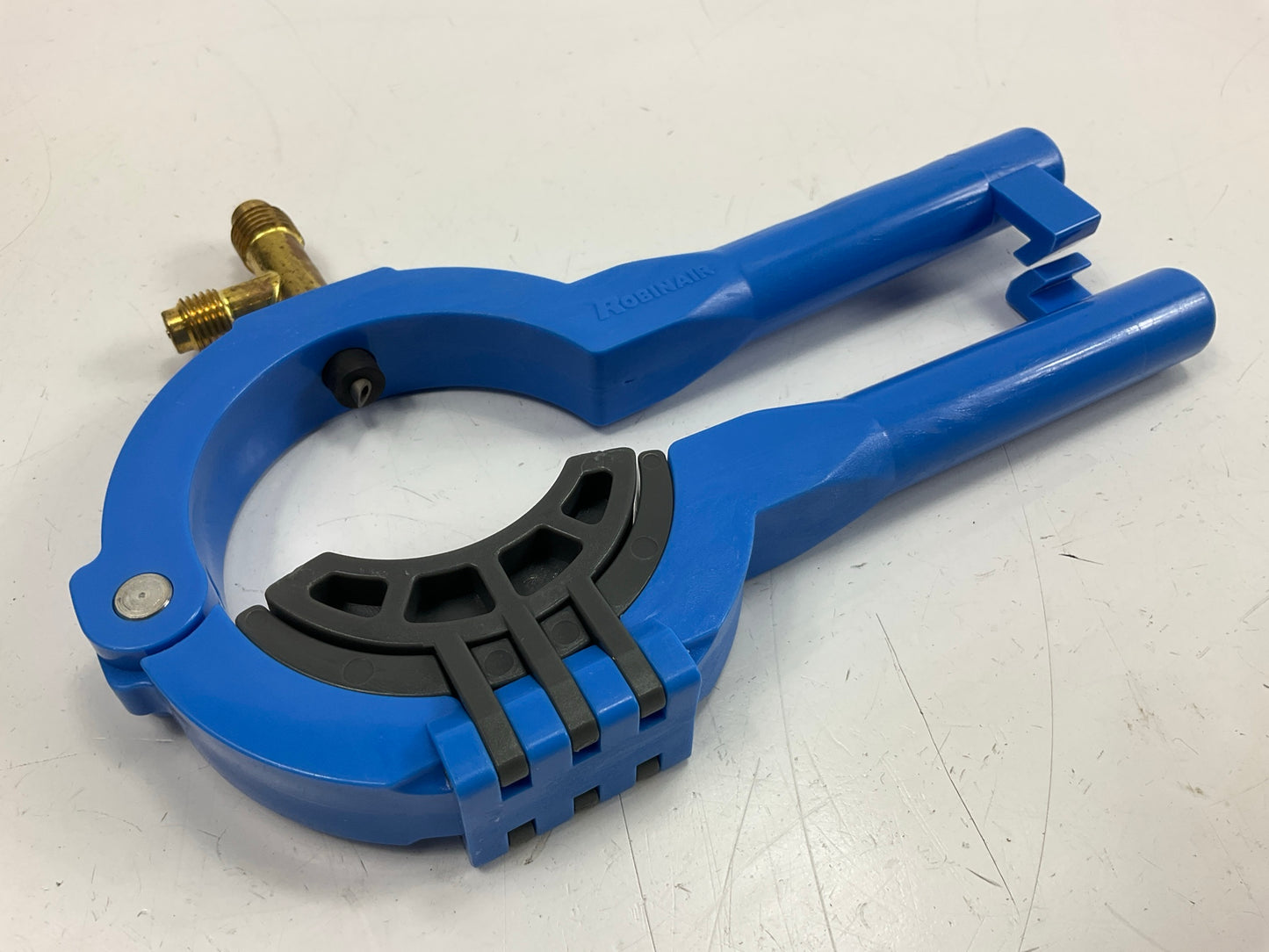 Robinair 10102 Side Can Tap For 134a