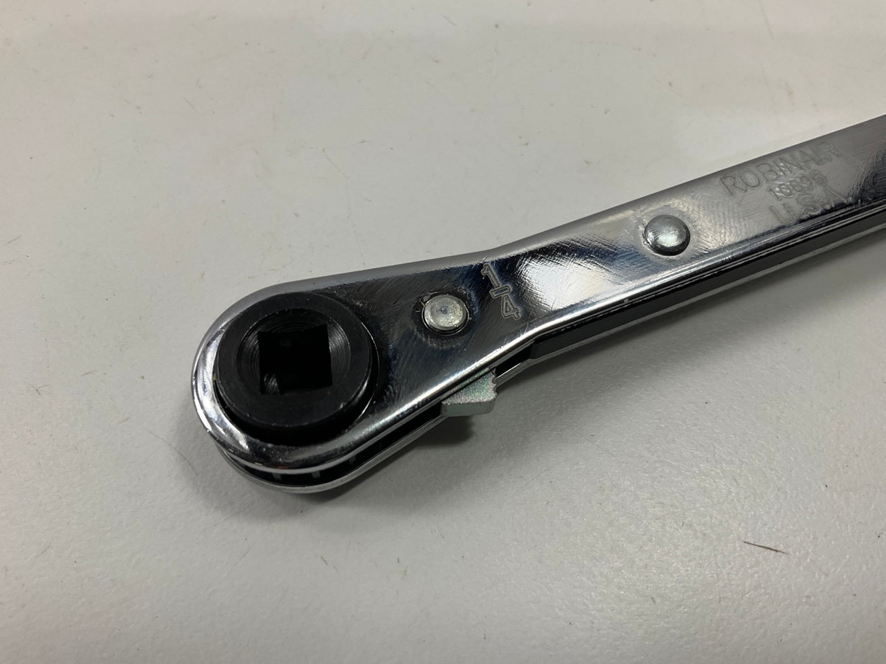 Robinair 10696 A/C 1/4'' 3/8'' 3/16'' 5/16'' Ratcheting Wrench 4 Way Square Drive