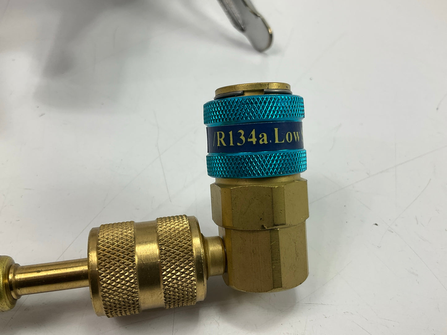 Robinair Tracker 16234 A/C Injection System: A/C Fluorescent Dye & Injector Gun