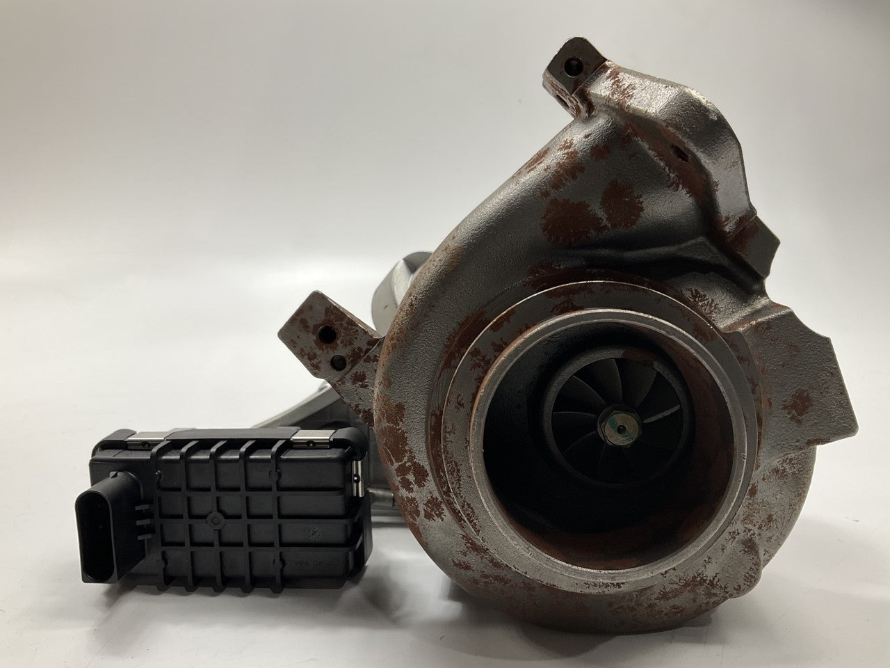 REBUILDABLE CORE, RUST - Rotomaster A8220101R Turbocharger 04-06 Sprinter 2.7L