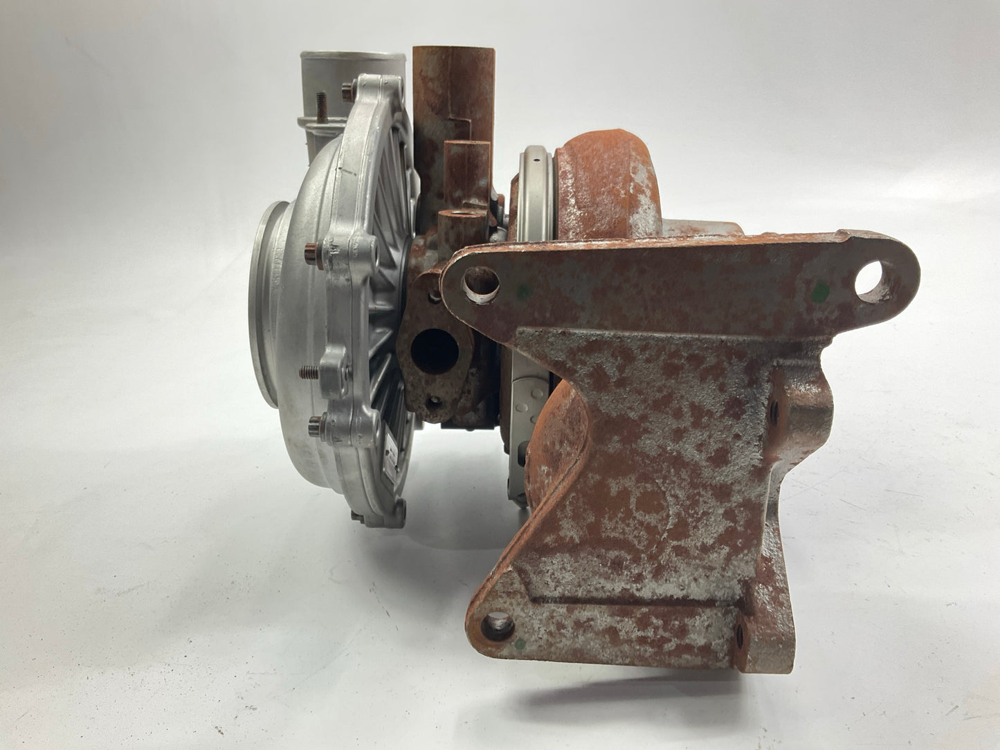 HAS RUST SEE PHOTOS A8370104R Turbocharger Turbo - 04-05 GM 6.6L Duramax Diesel