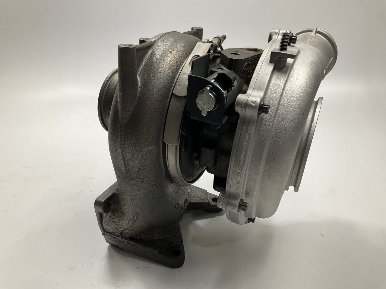 REMAN. Rotomaster A8370104R Turbocharger Turbo - 04-05 GM 6.6L Duramax Diesel