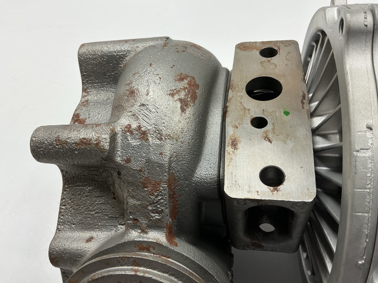 LIGHT SURFACE RUST, REMAN Rotomaster A8380100R Turbocharger Turbo 1999 Ford 7.3L