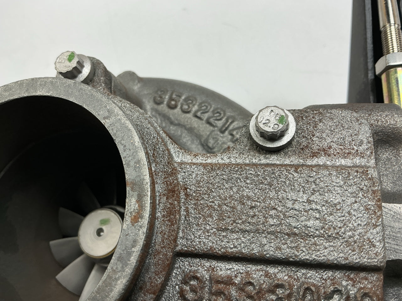 LIGHT RUST Rotomaster H8350104R Turbocharger For 95-98 Ram 2500 3500 A/T CUMMINS