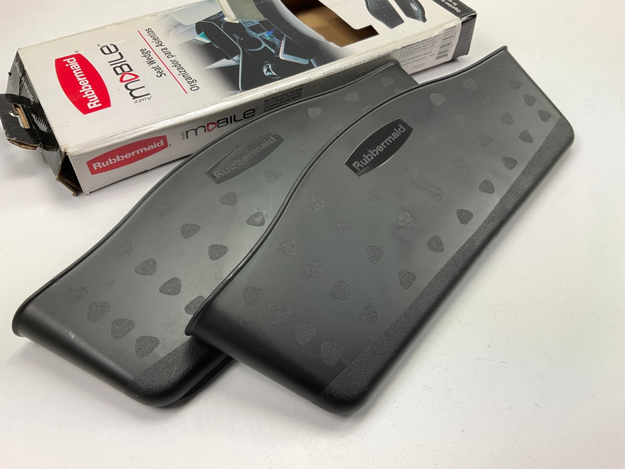 Rubbermaid 3354-00 Car Seat Wedge Plastic Storage Organizer Seat Gap Filler PAIR