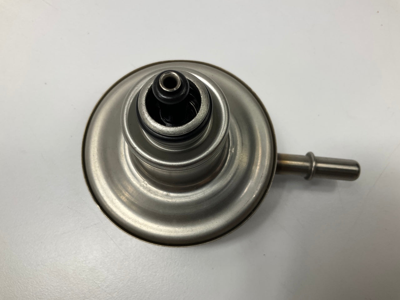 Rugged Ridge 17718.05 Fuel Filter Pressure Regulator For 1997-2006 Jeep Wrangler