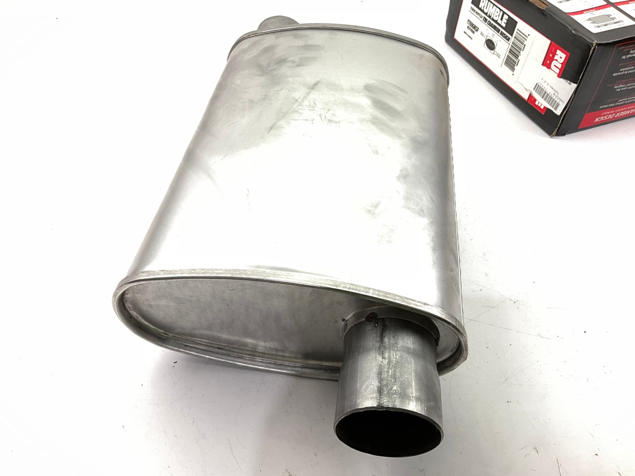 Rumble R27696 Performance Exhaust Muffler, 2.5'' Offset Inlet, 2.5'' Offset Outlet