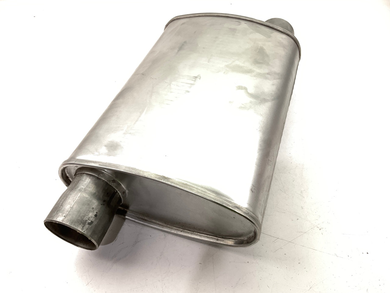 Rumble R27696 Performance Exhaust Muffler, 2.5'' Offset Inlet, 2.5'' Offset Outlet