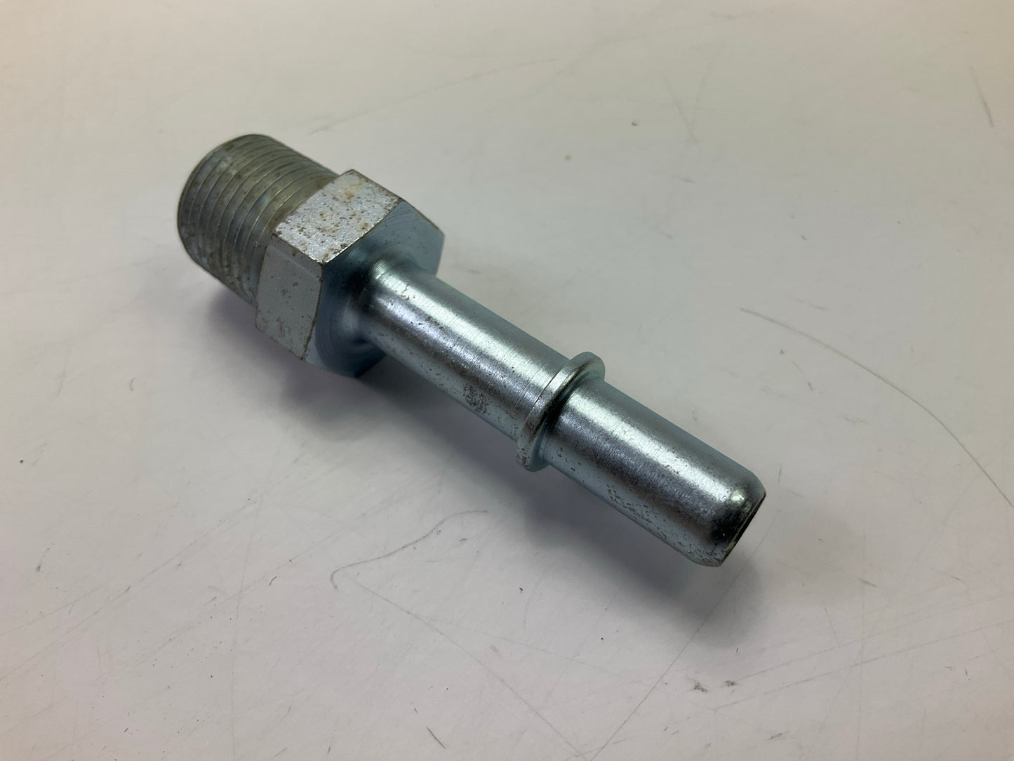Russell 640690 3/8'' NPT Male X 3/8'' SAE Quick-Disconnect Male Adapter Fitting
