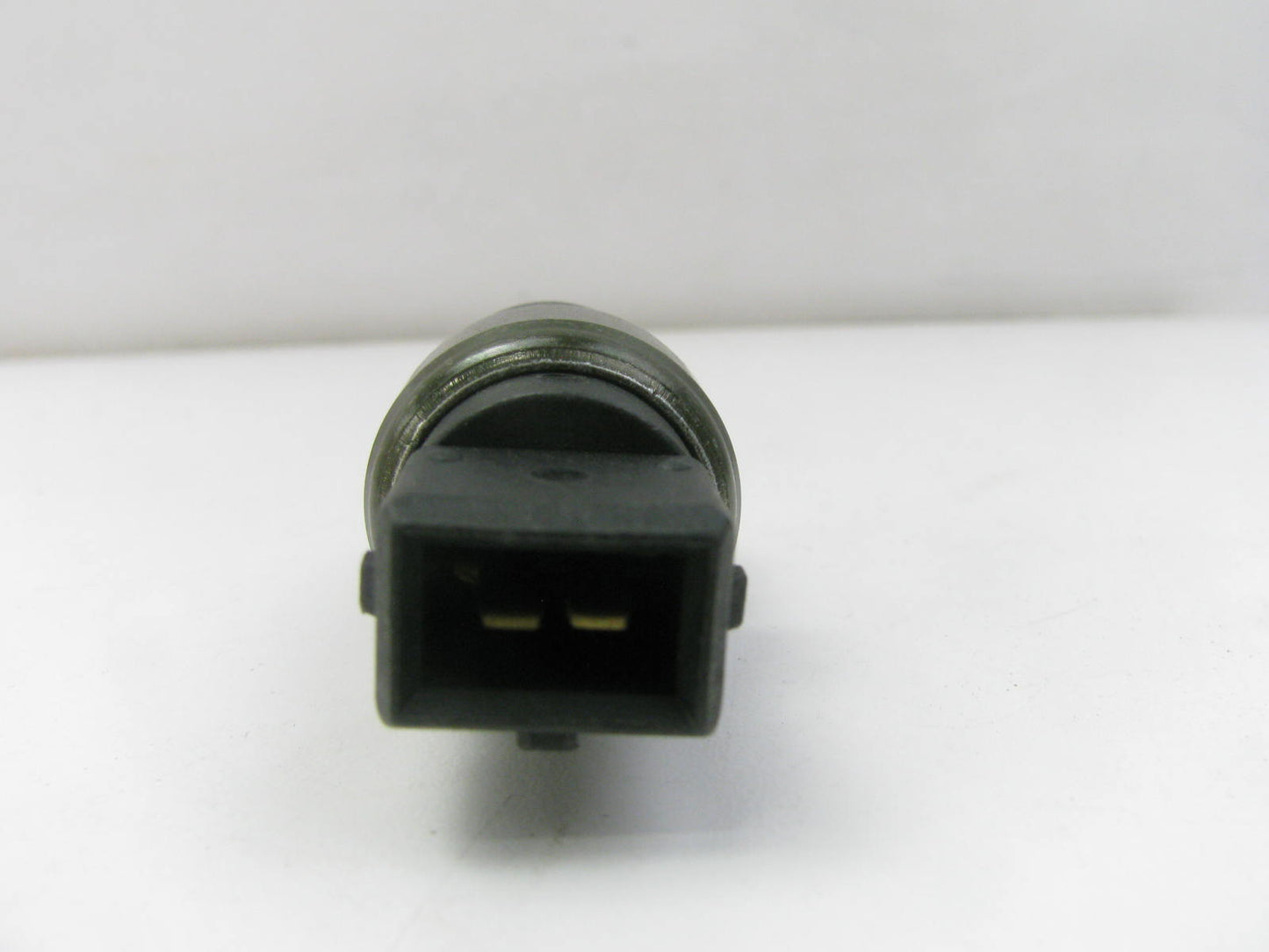 Santech MT0215 A/C Clutch Cycle Switch -  1993-1995 Volvo 940,  960, 05-11 S40