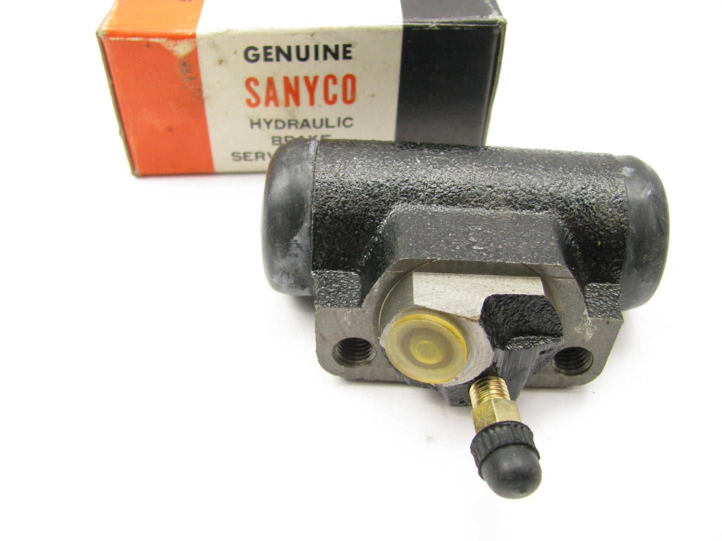 Sanyco W-56701 Drum Brake Wheel Cylinder 1984-85 Toyota Pickup & 4Runner - REAR