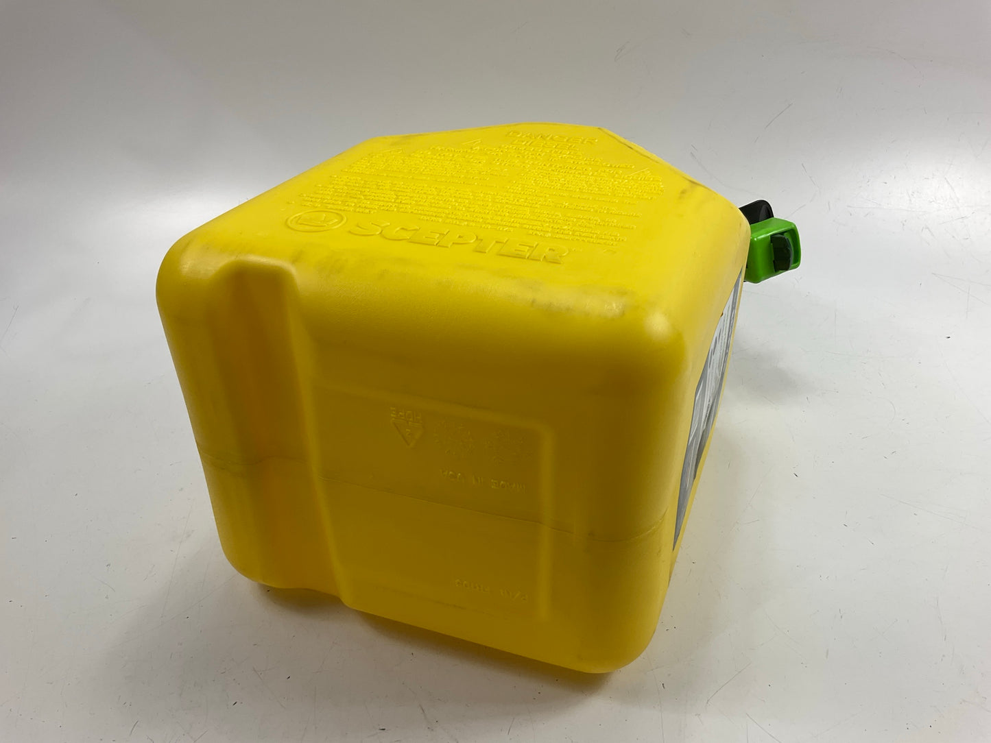 Scepter FR1D501 5 Gal SmartControl Diesel Can - 5 Gallon HDPE Plastic Canister