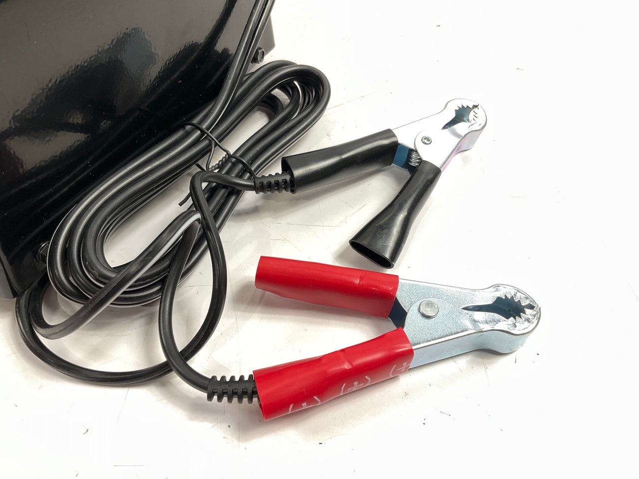 Schumacher SC1320 Automatic 12V 6 Amps Battery Charger / Maintainer