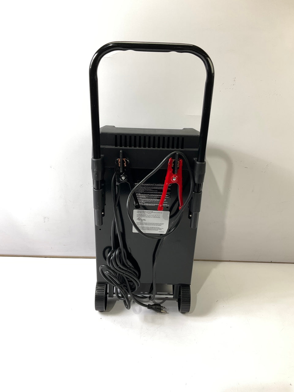 Schumacher SC1353 12 Volt 200/35/2 Amp Fully Automatic Battery Charger & Starter