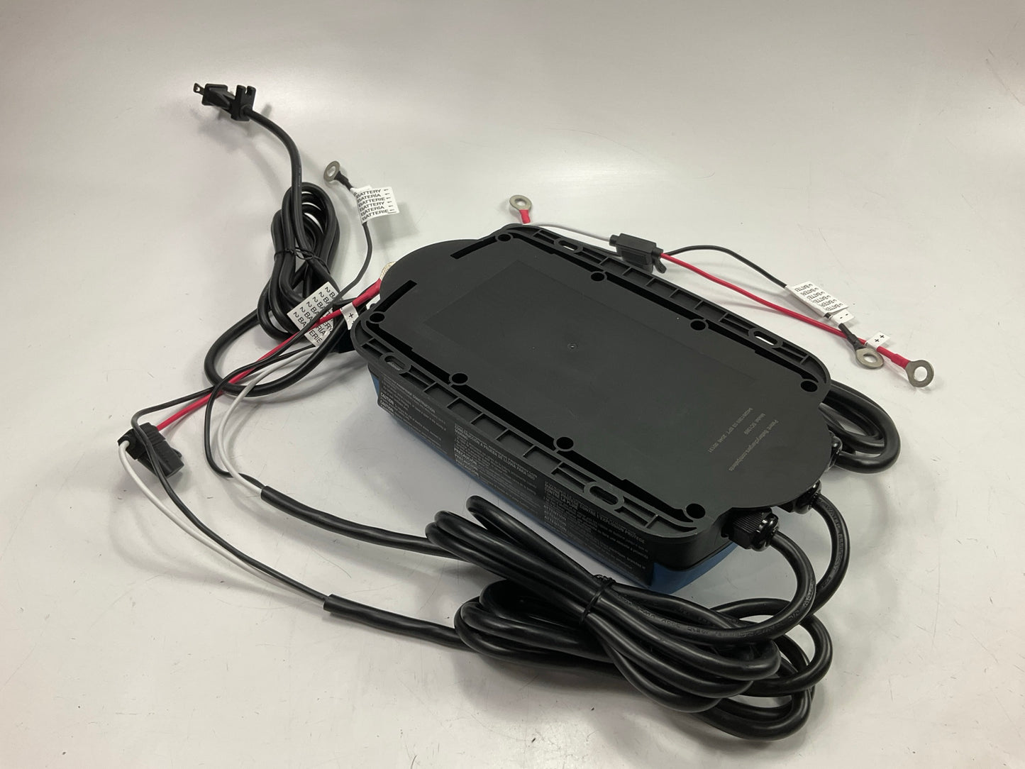 Schumacher Boat Battery Charger Shore Marine 12V 15A 3-Bank On-Board Sequential