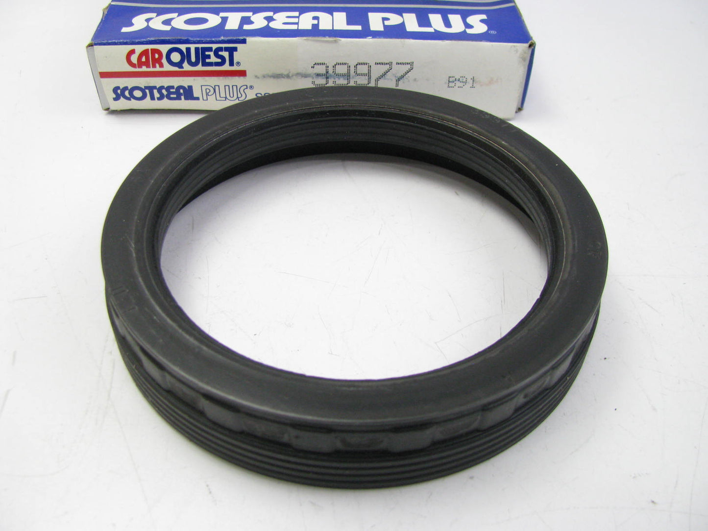 Scotseal 39977 Wheel Oil Seal - 5.132'' OD X 3.875'' ID X 0.605'' Wide