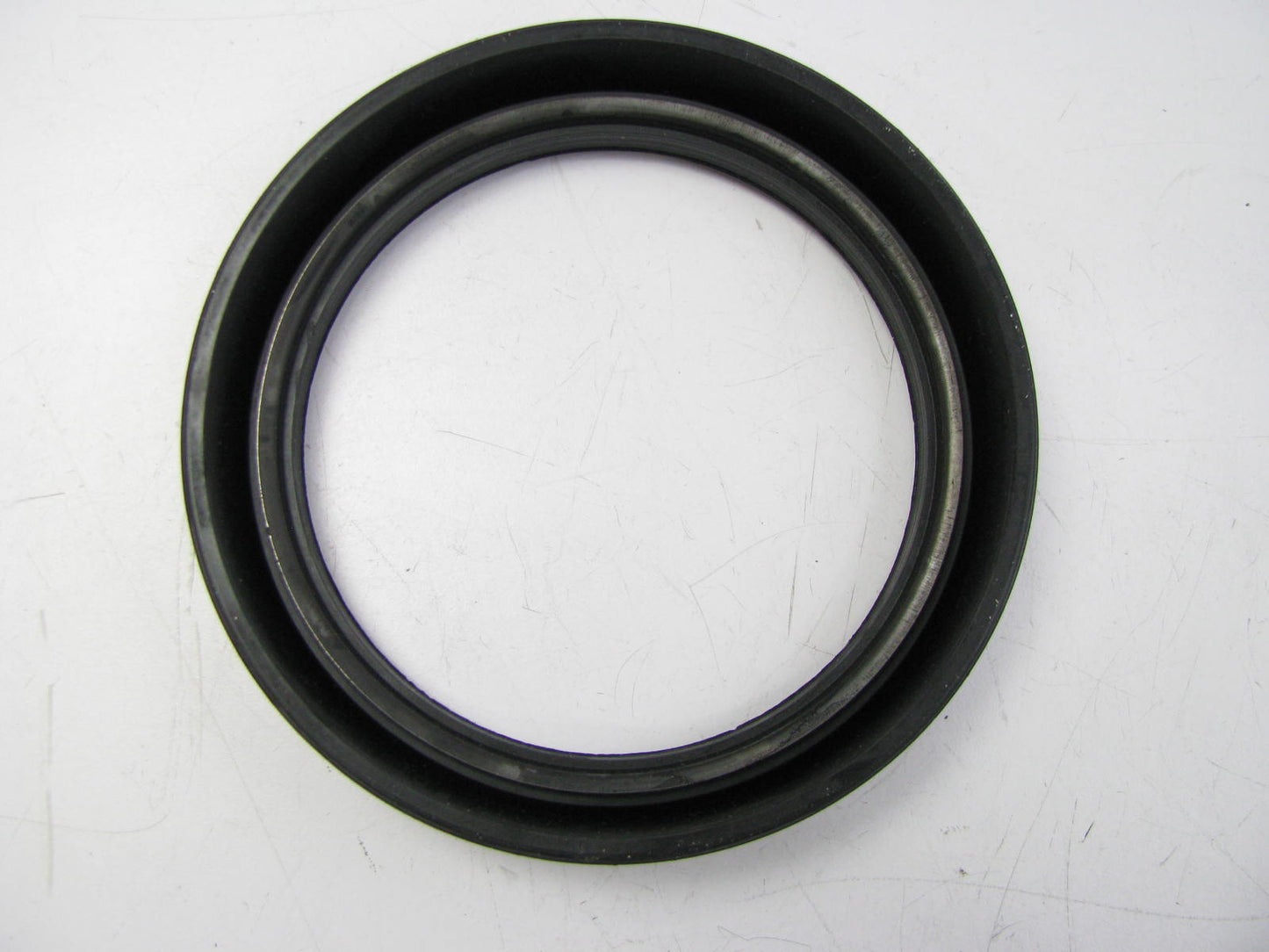 Scotseal 39977 Wheel Oil Seal - 5.132'' OD X 3.875'' ID X 0.605'' Wide