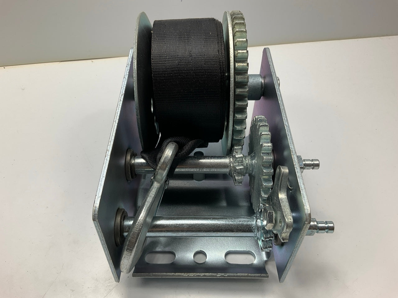 Seachoice 52251 2,000 Lb. Manual Trailer Winch, 2-Speed, 25-Ft Strap W/snap Hook