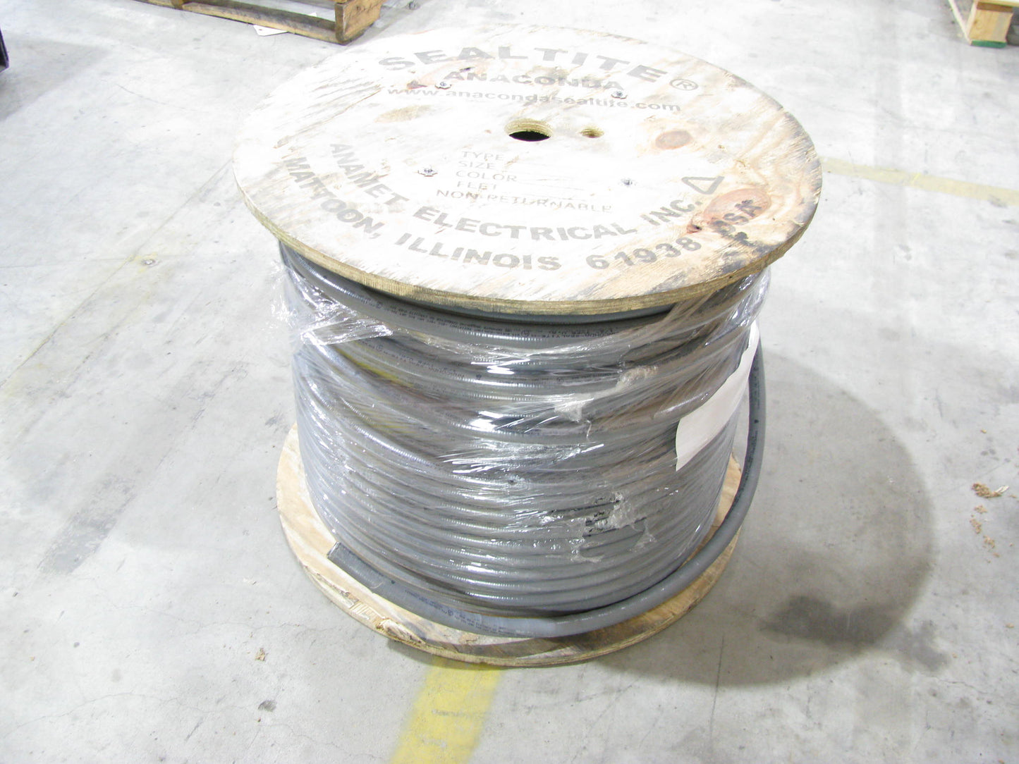 1/2'' X 500' Flexible Liquidtight Conduit  Sealtite 34214 - Damage On Outer Roll