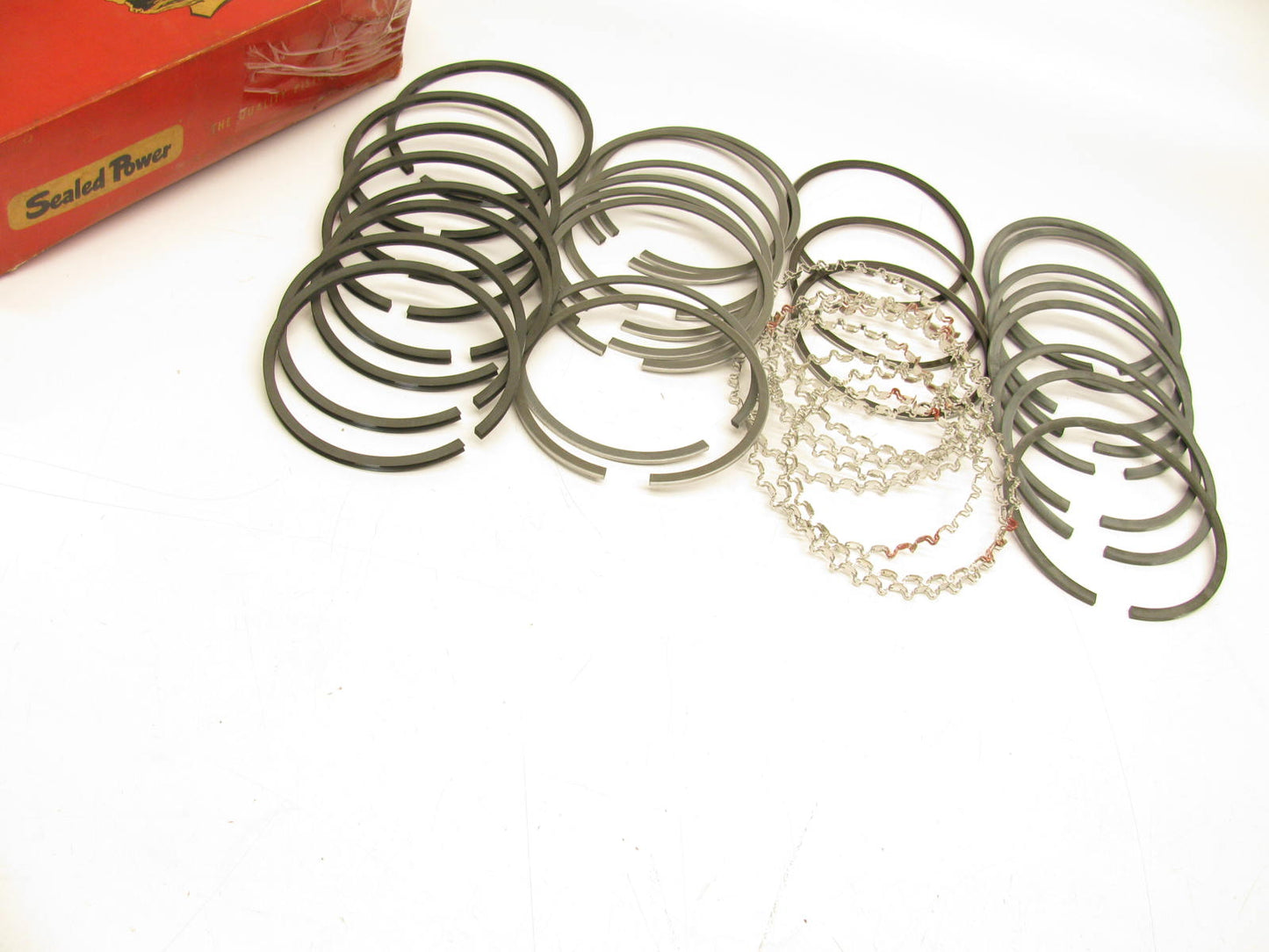 Sealed Power 5651KX-STD Piston Ring Set For 1956-1960 Ford 302 W/ 5/16 Oil Ring