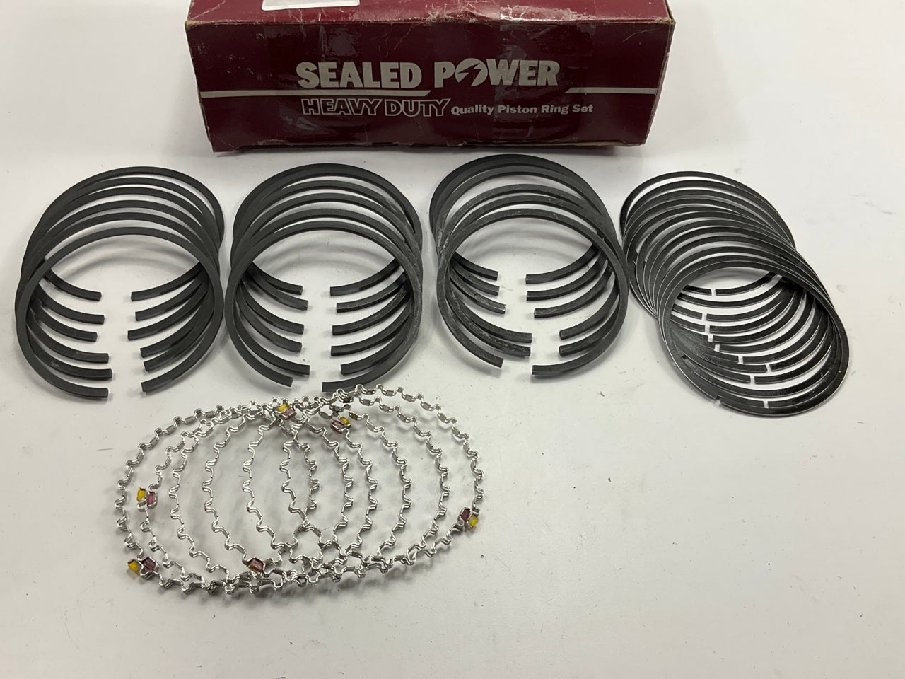 Sealed Power 677X Engine Piston Rings STD International SD220 SD240 BD240 BD269