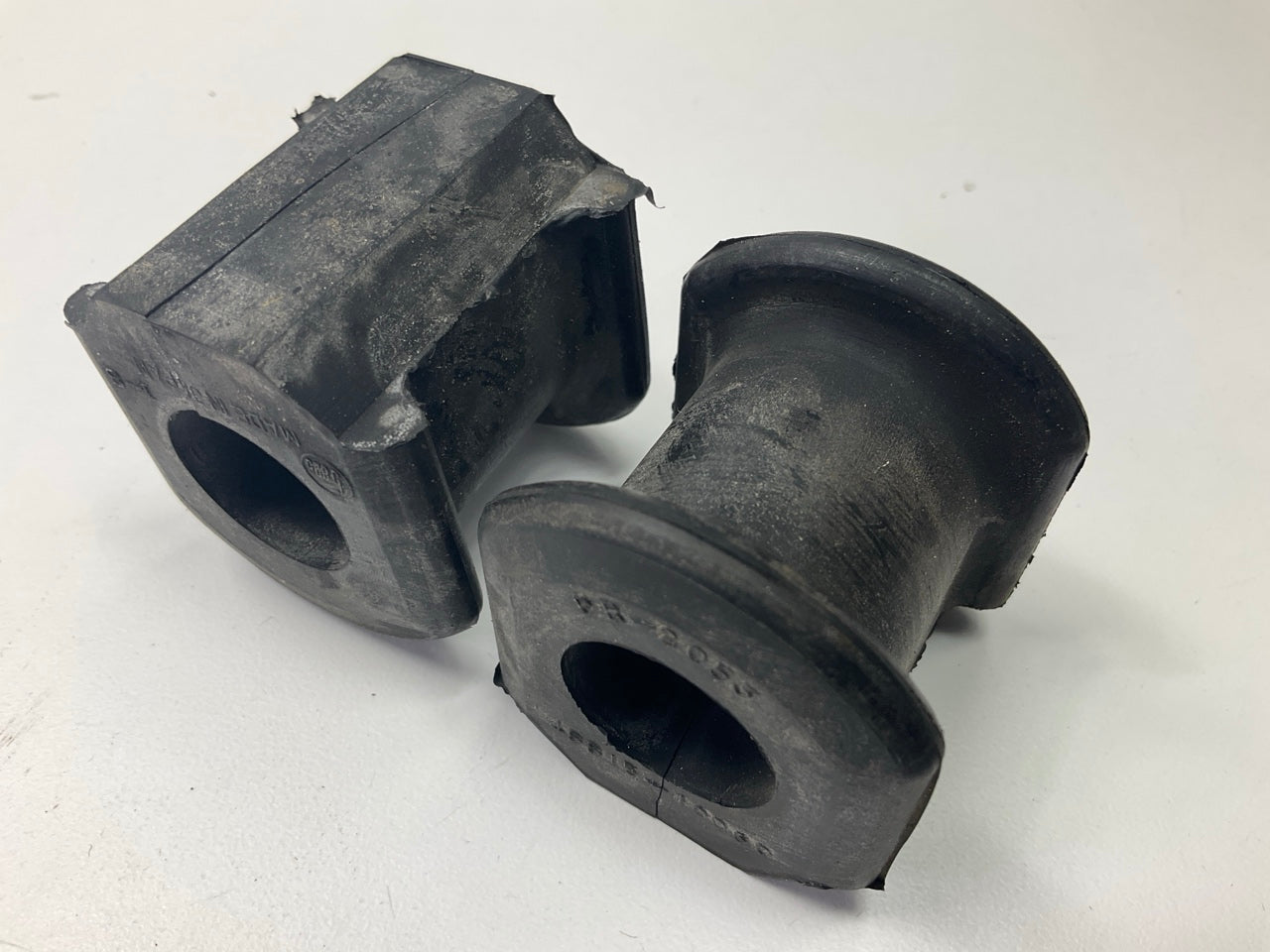 (2) Sealed Power 816-1163 Front Sway Bar Bushing For 1981-1984 Toyota Starlet