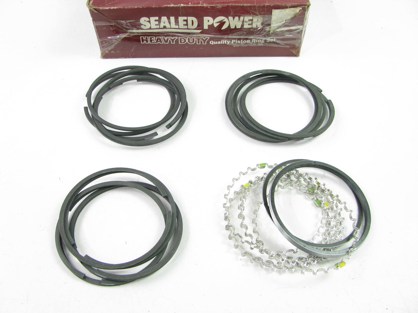Sealed Power E-144X Engine Piston Rings STD For 1940-1963 GMC 256 270-L6