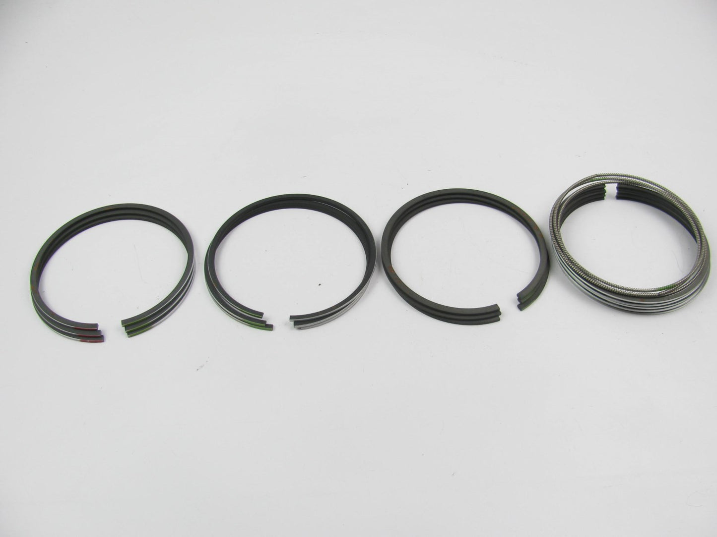 Sealed Power E-504KC40 Piston Rings .040'' 1965-1968 Ford 201 401-L3 Diesel