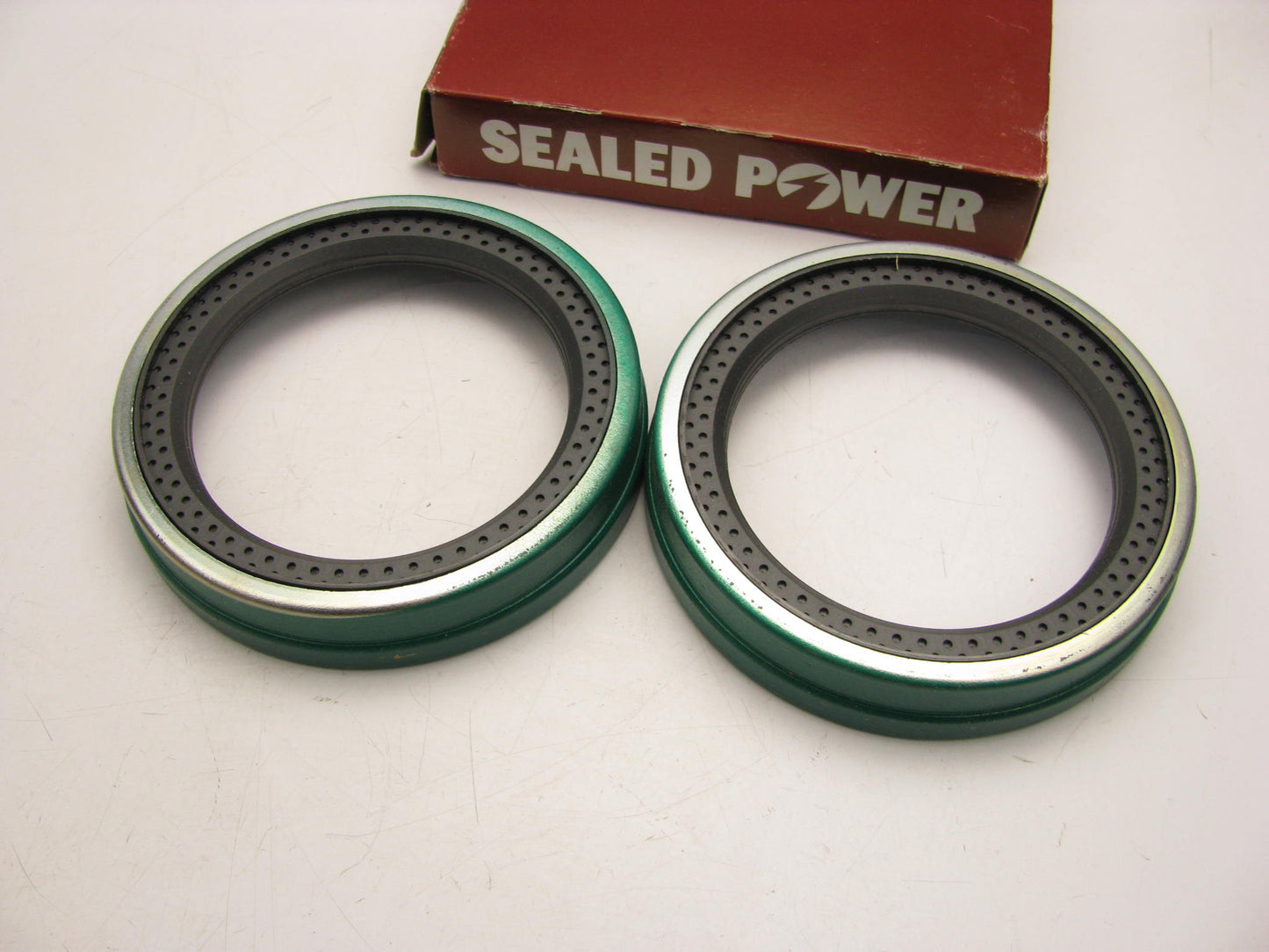 (2) Sealed Power N39425 Wheel Seal - 5.507'' OD X 3.937'' ID X 0.875''