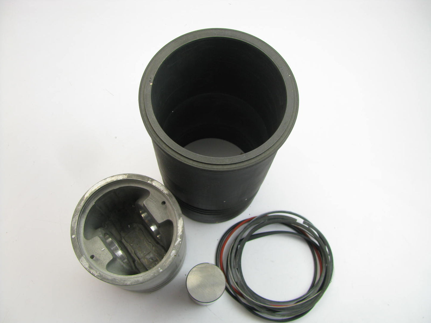 CUMMINS NHE220, NHE225, NH230, NH250, NHCT270 Cylinder Sleeve + Piston + Rings