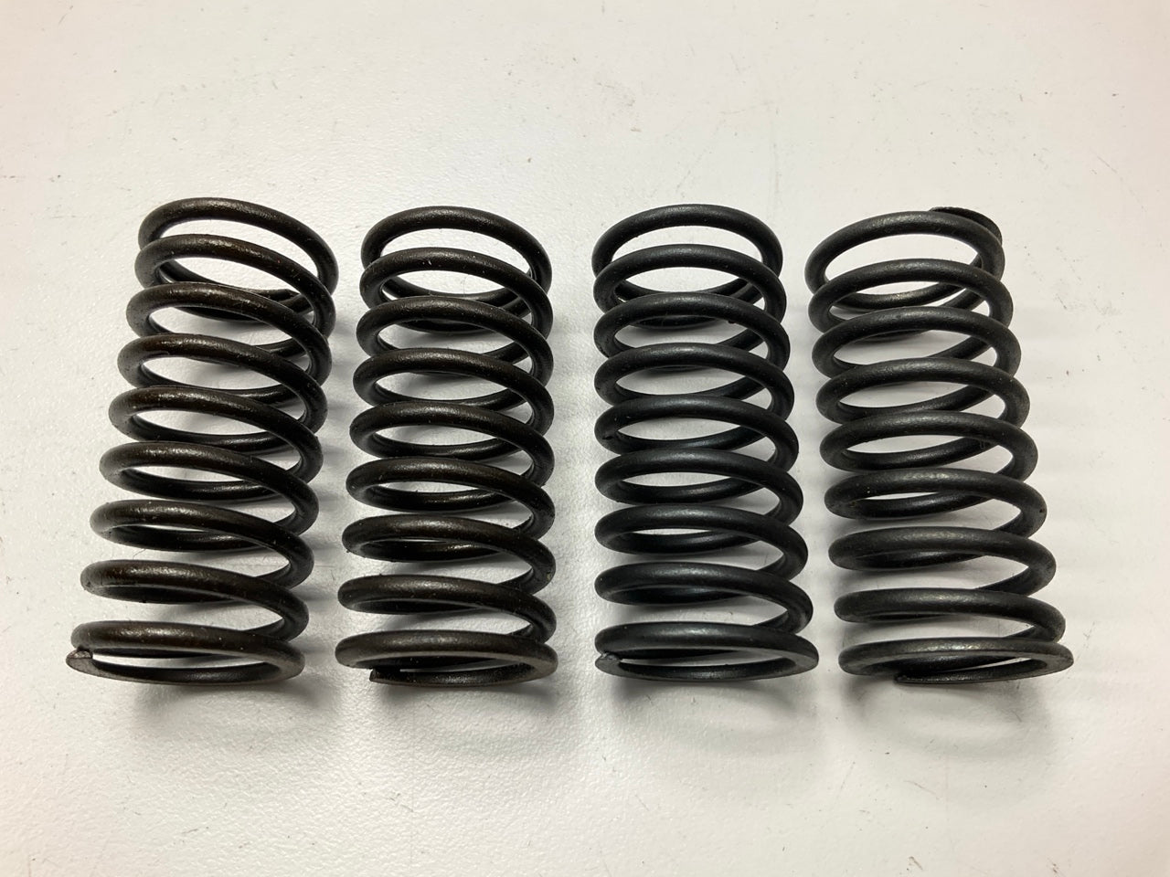 (4) Sealed Power VS-468 Valve Spring - Wisconsin AD AE TE VE4 VF4 VH4 TF TH THD