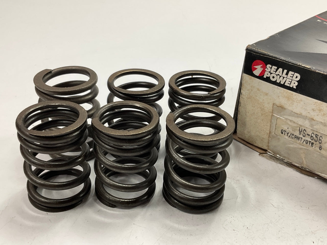 (6) Sealed Power VS-656 Exhaust Valve Spring For 1965-1996 Ford 240 300-L6