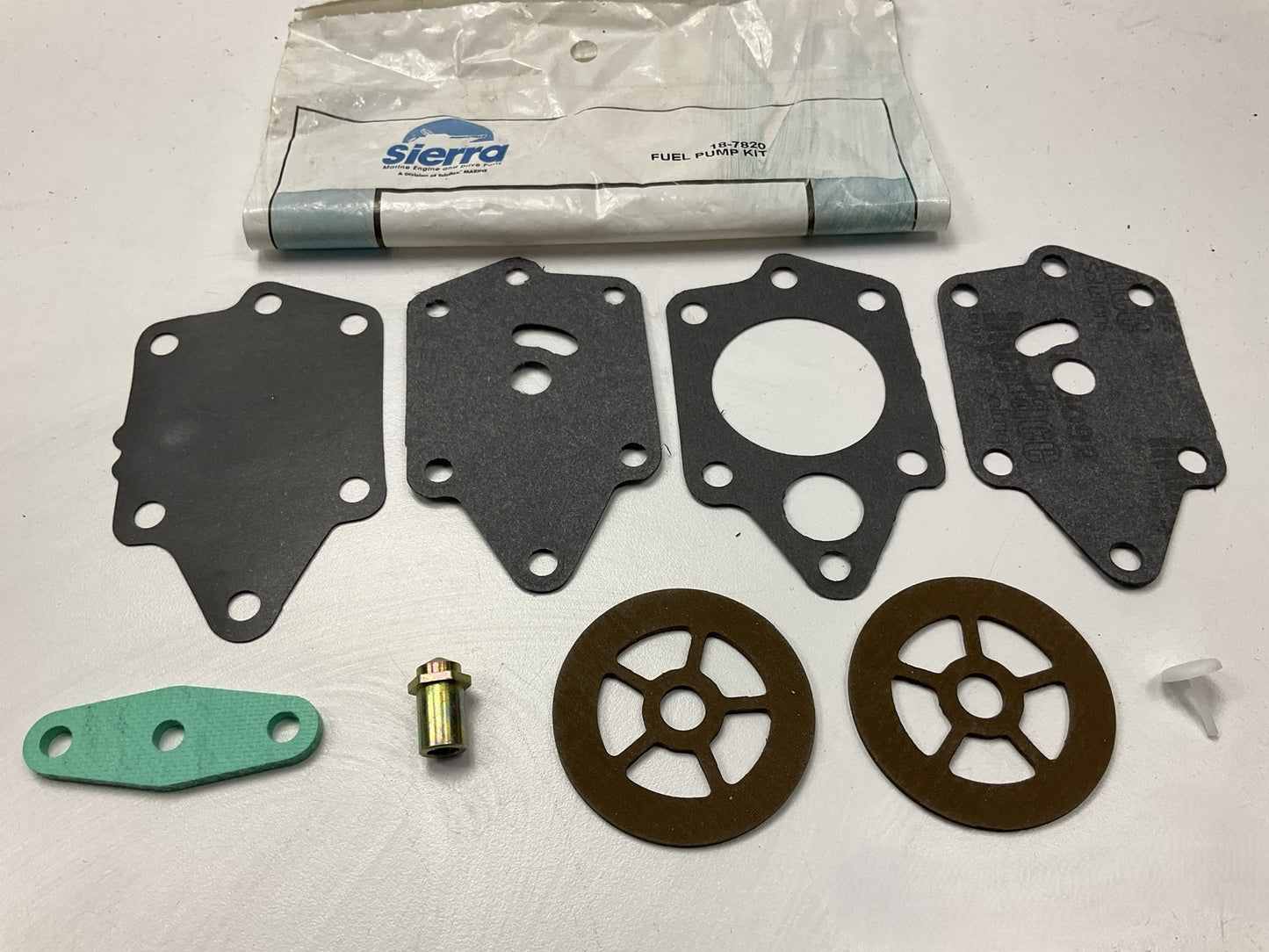 SIERRA Fuel Pump Kit 1970-1987 9.9-235 Hp Johnson-Evinrude OMC Replaces 393103