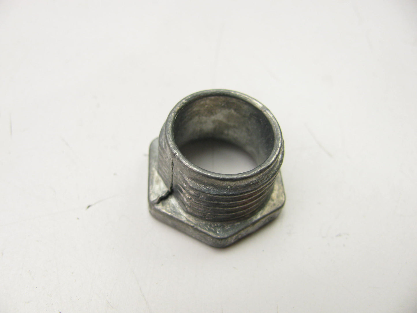 (22) Sigma Electric 49202 1/2'' Die Cast Zinc Threaded Nipple Conduit Fitting