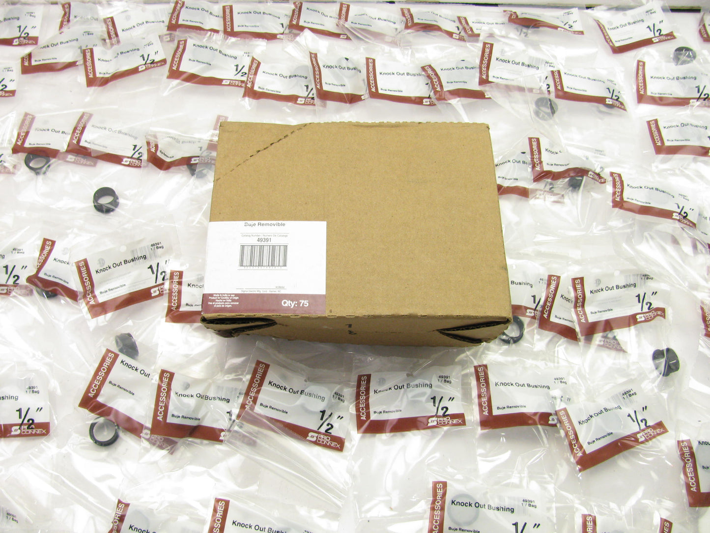 (74) Sigma Electric 49391 1/2'' Plastic Knockout Bushing Conduit Fittings