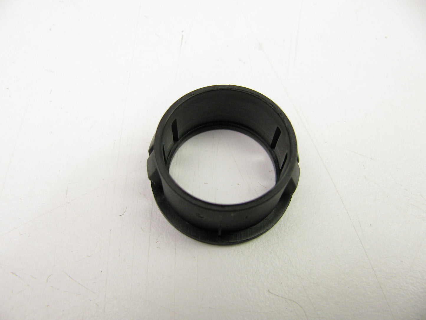 (74) Sigma Electric 49391 1/2'' Plastic Knockout Bushing Conduit Fittings