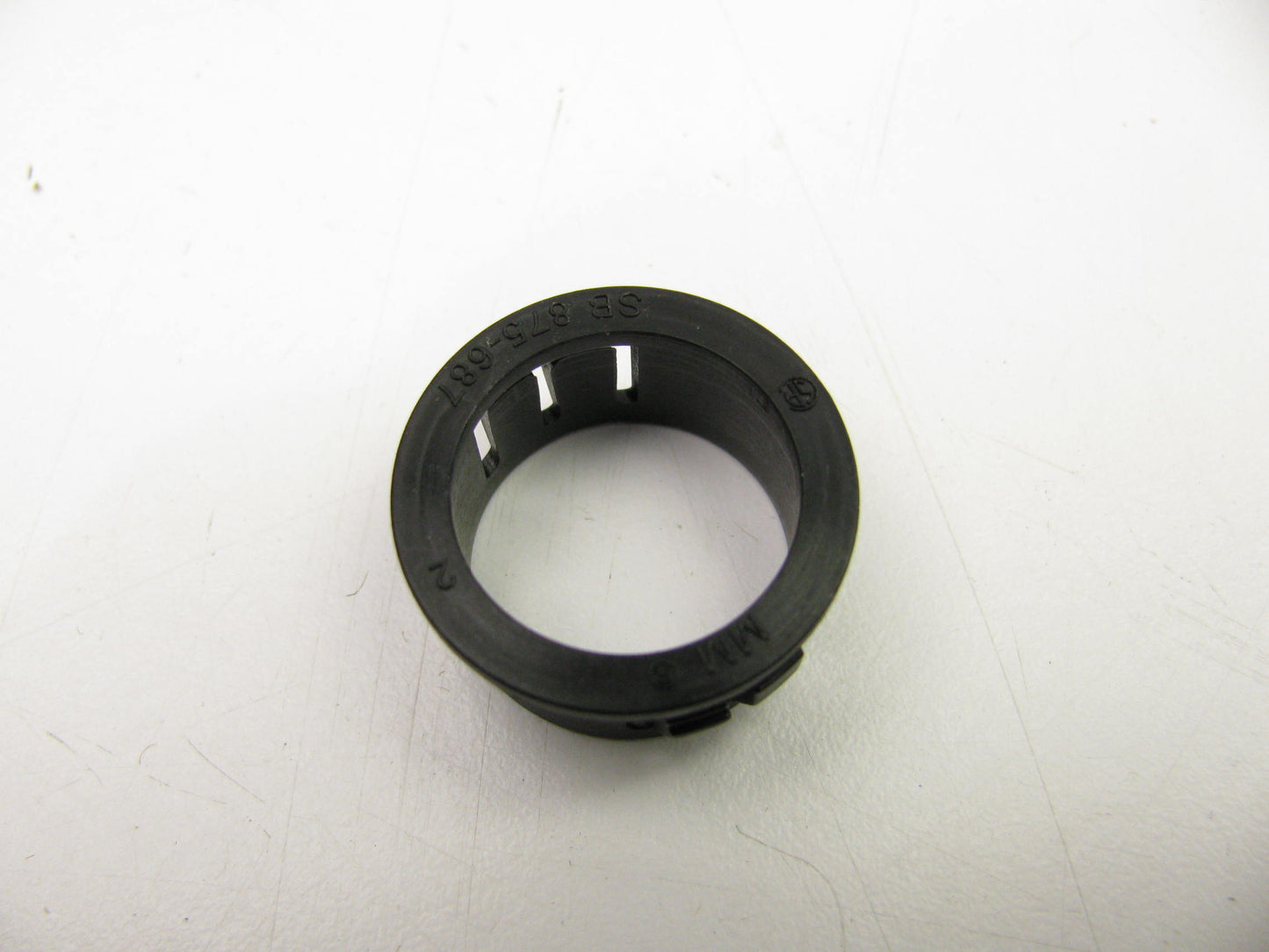 (74) Sigma Electric 49391 1/2'' Plastic Knockout Bushing Conduit Fittings