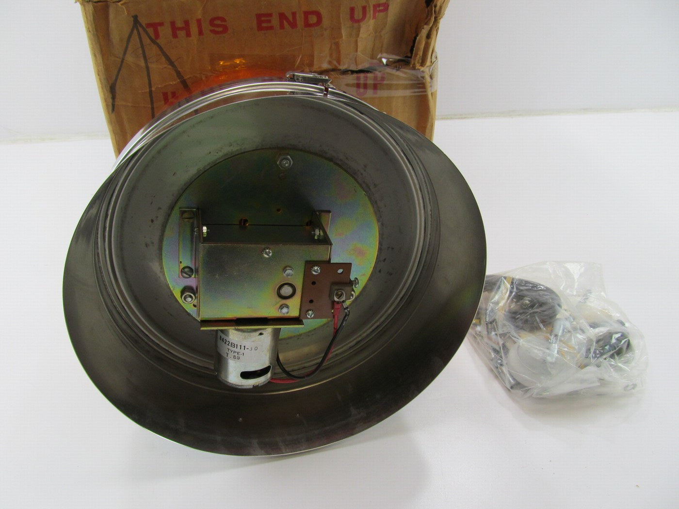 Signal-stat 340 340A Amber 12V Emergency Rotating Beacon Light