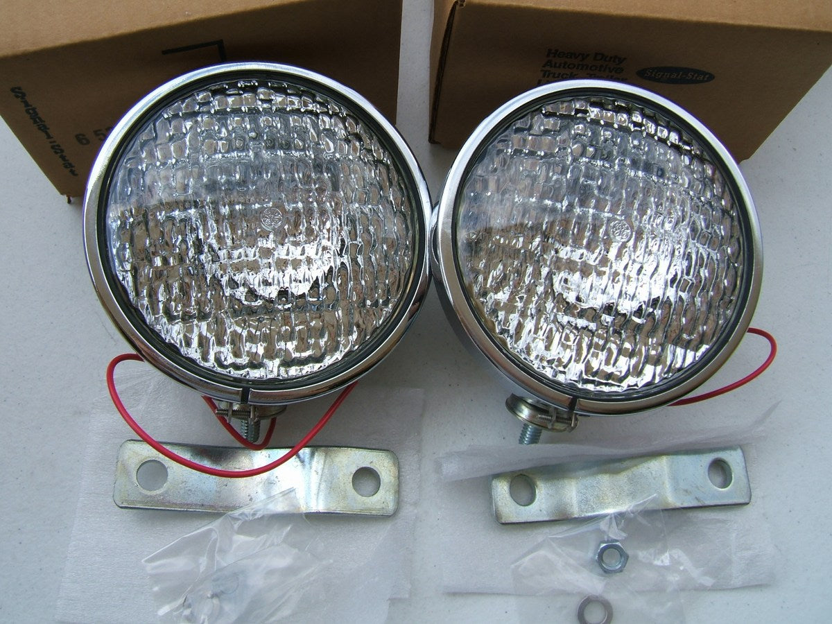 (2) Vintage Signal-stat 653W  4'' Chrome Marine Auxilary Work, Flood Light  Lamps