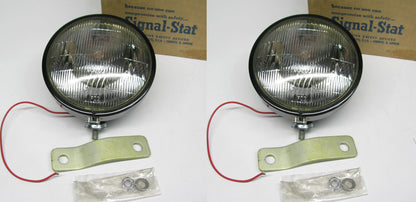(2) Vintage Signal-Stat 657W 1-wire Fog Light Lamps With Mounting Hardware