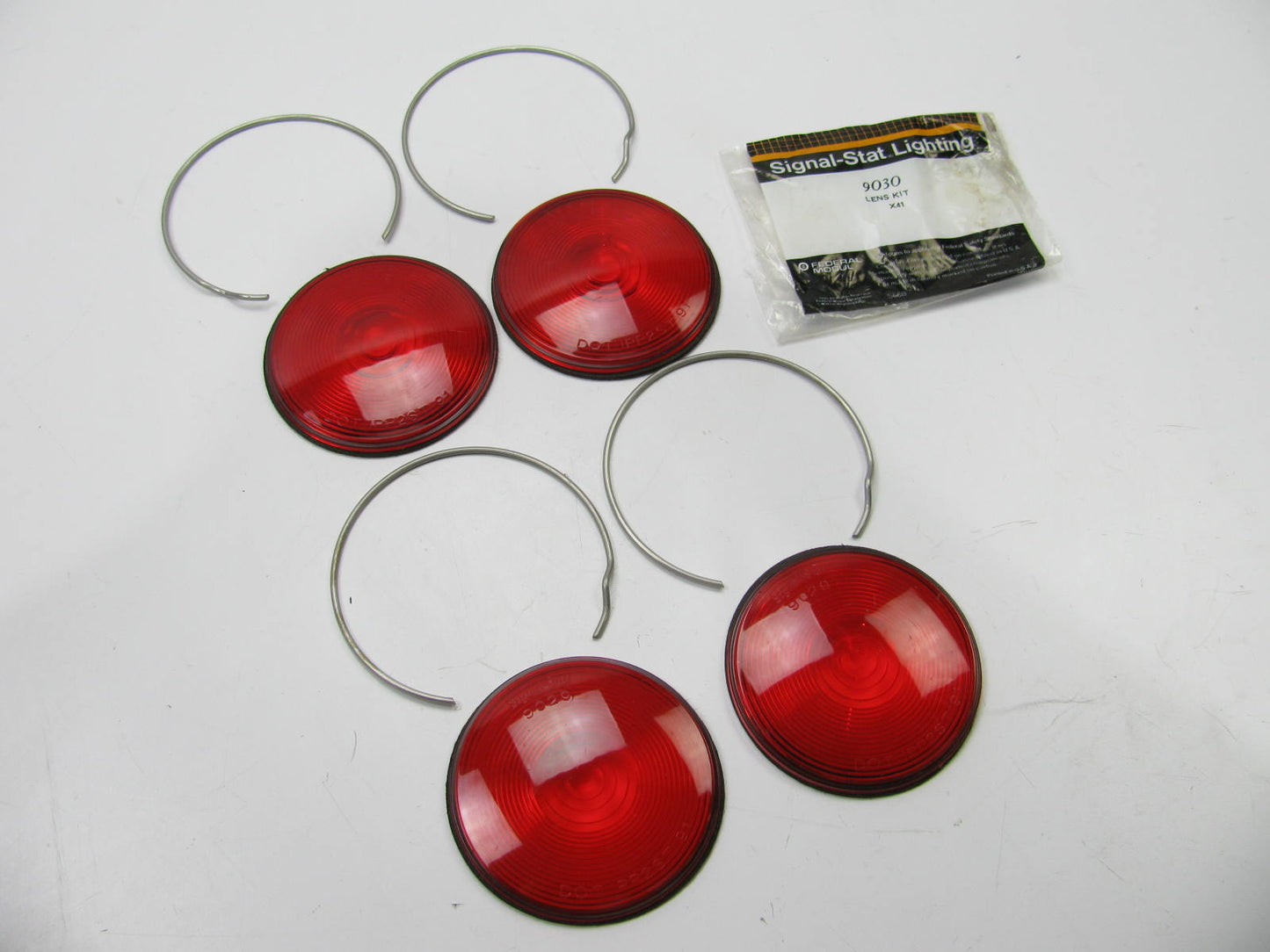 (X4) Signal-stat 9030 Red 4'' Lens With Gasket - Snap Ring Fit