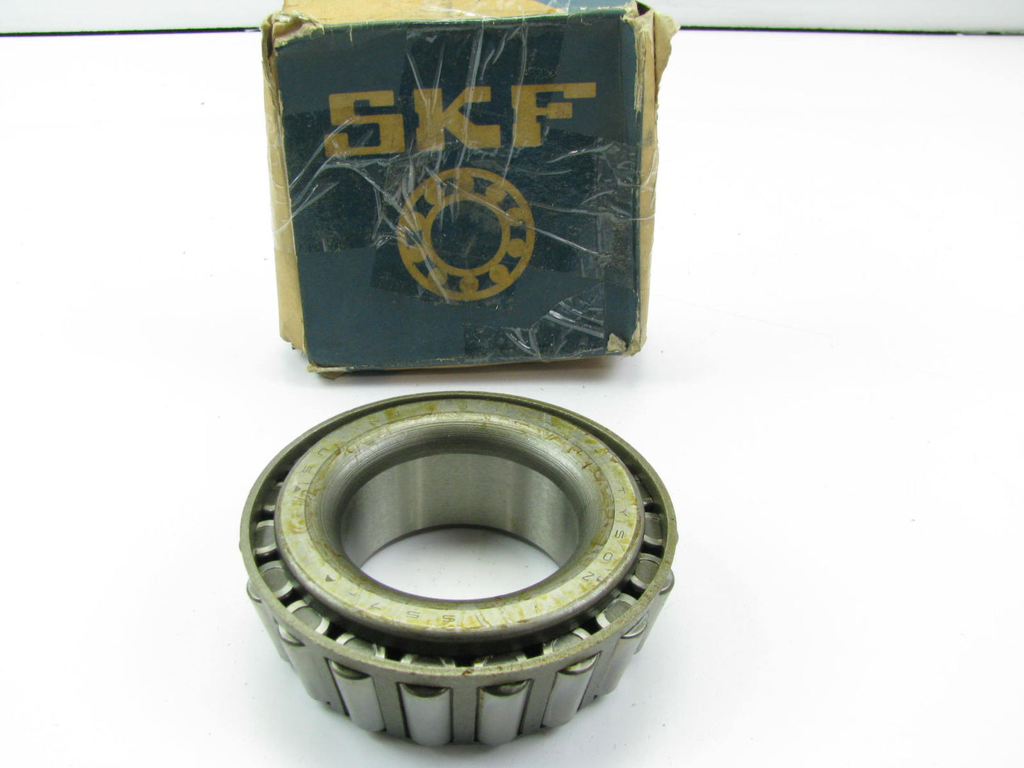 SKF 557A Tapered Roller Bearing - 2.375'' ID X 1.444'' Wide X 0.312'' Radius