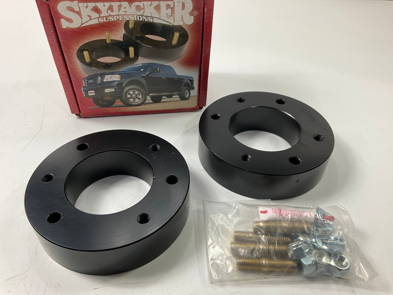 Skyjacker FF25MS Front Suspension Aluminum Spacer Leveling Kit, 2.5'' Lift