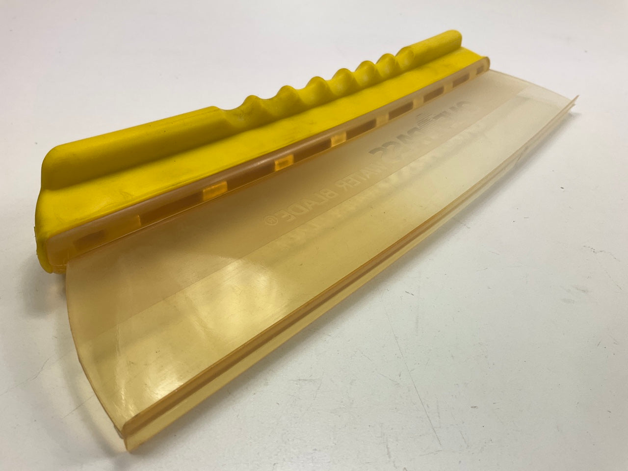 Sm Arnold 25-923 Silicone Superflex Water Removal  Scratch Free Blade 12 In.
