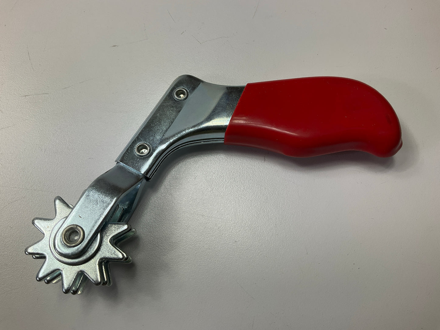 Sm Arnold V1 Pistol-grip Tool, With Rotating Spurs, Easy Cleaning Buffing Pads