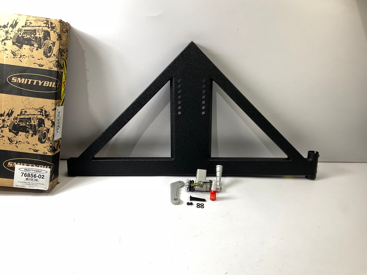 Smittybilt 76856-02 Classic SRV Rear Tire Carrier Black