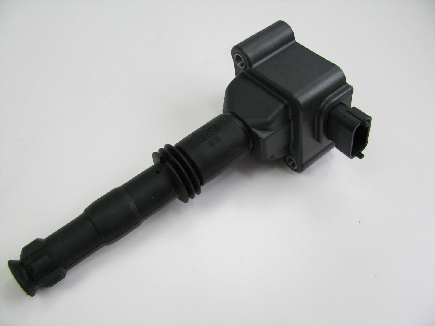 NEW - OUT OF BOX - GENUINE BERU 0040100177 Ignition Coil