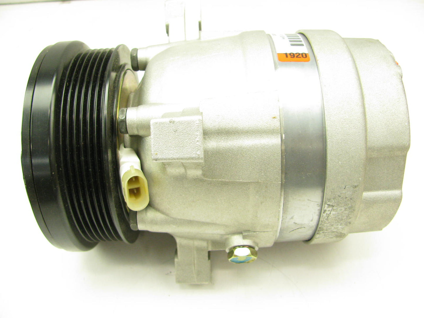 NEW - OUT OF BOX 010363 A/C Compressor & Clutch