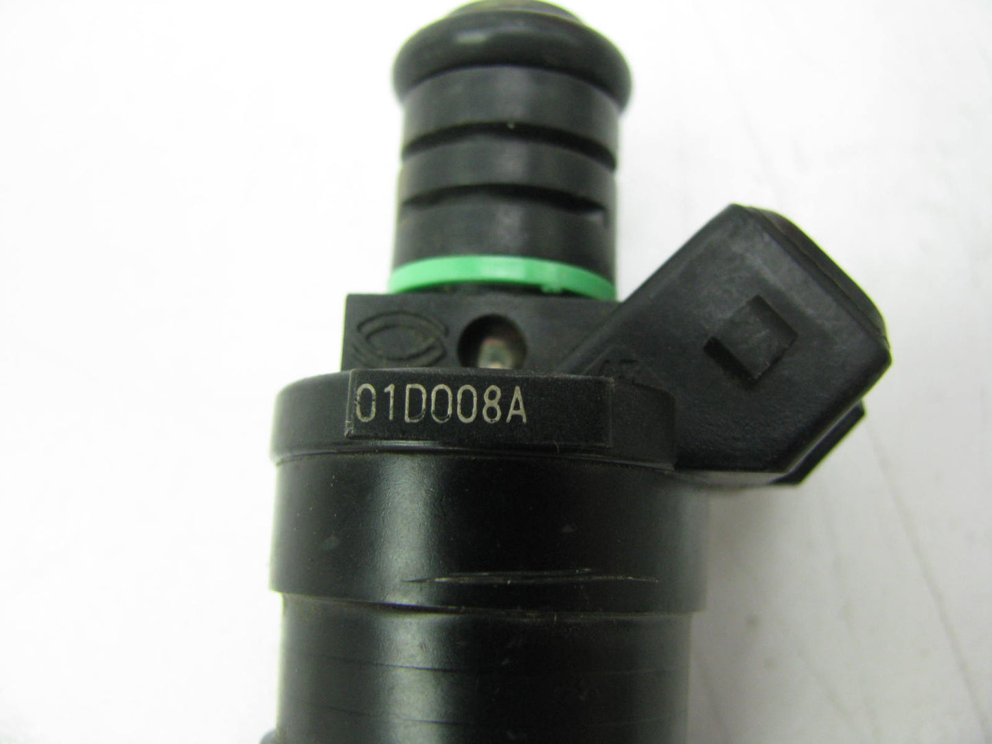 NEW - OUT OF BOX - Lucas 621040 Fuel Injector Casting # 01D008A